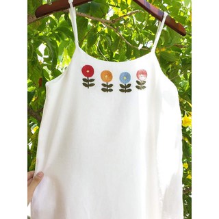 Đầm trắng 2 dây thêu hoa