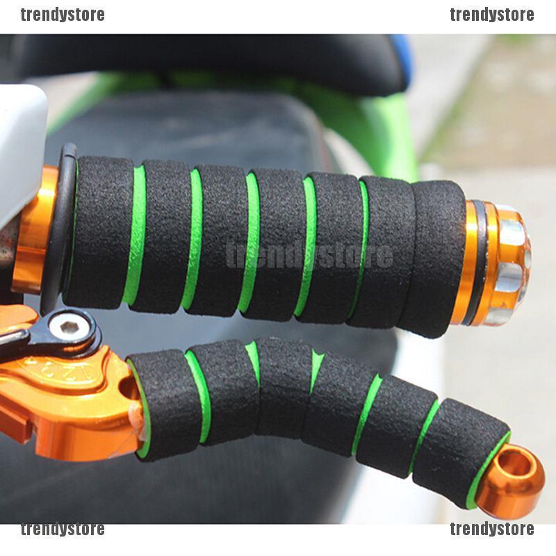 Set 4 Bọc Tay Lái Xe Máy / Xe Đạp Bằng Mút Màu Ngẫu Nhiên