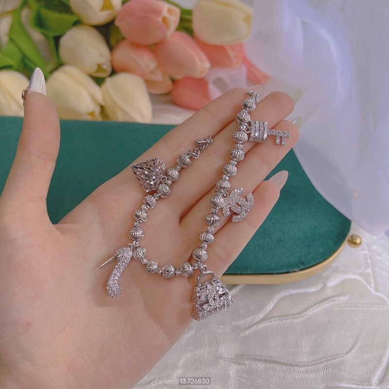 Lắc tay bi 5 charm như hình siêu sáng