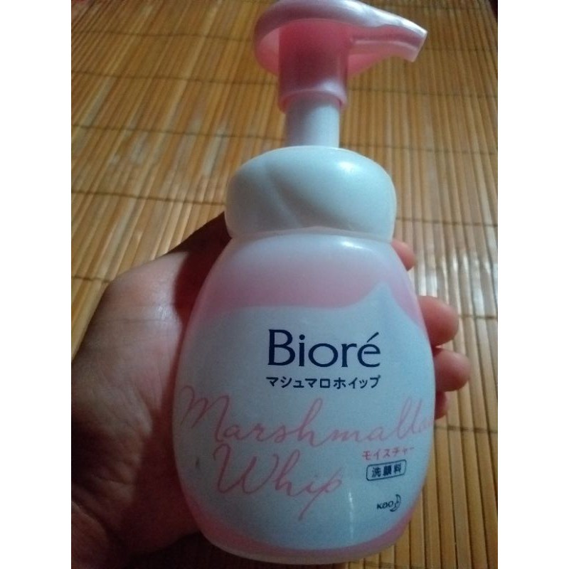 Bọt Rửa Mặt dịu nhẹ Biore