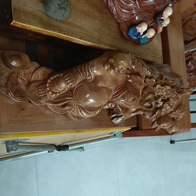 Tượng Phật Di Lặc, gỗ xá xị