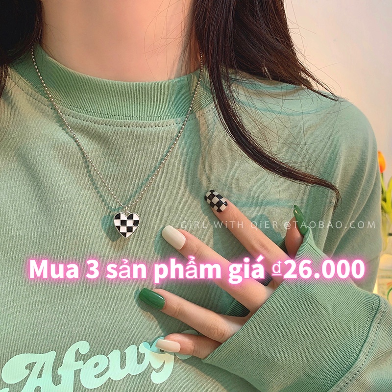 Vòng cổ mặt hình trái tim họa tiết caro trắng đen phong cách hip hop đơn giản cho nữ