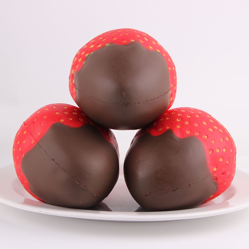 Squishy Lớn JUMBO Hình quả dâu chấm socola Đồ Chơi Xốp Giảm Stress Hình mềm mịn dễ Thương đàn hồi Cho Bé