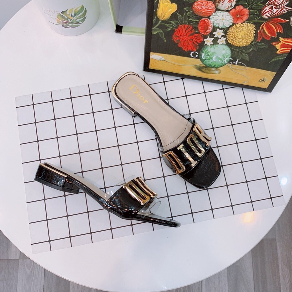 dép nữ thời trang có chữ hàng đẹp