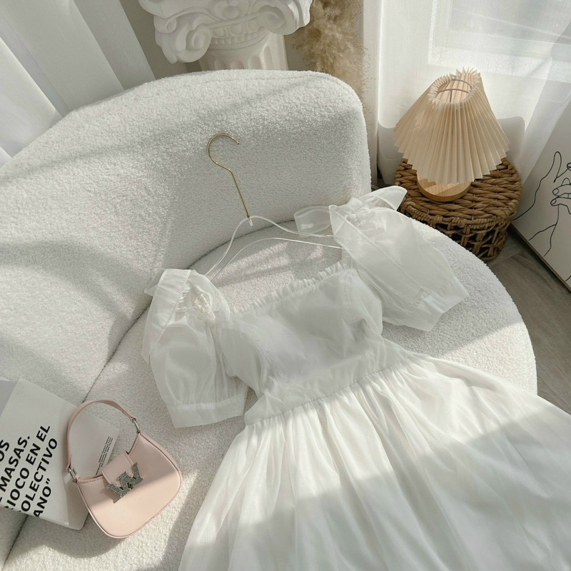 ĐẦM XOÈ CỔ VUÔNG VAI NƠ VIỀN BÈO NGỰC