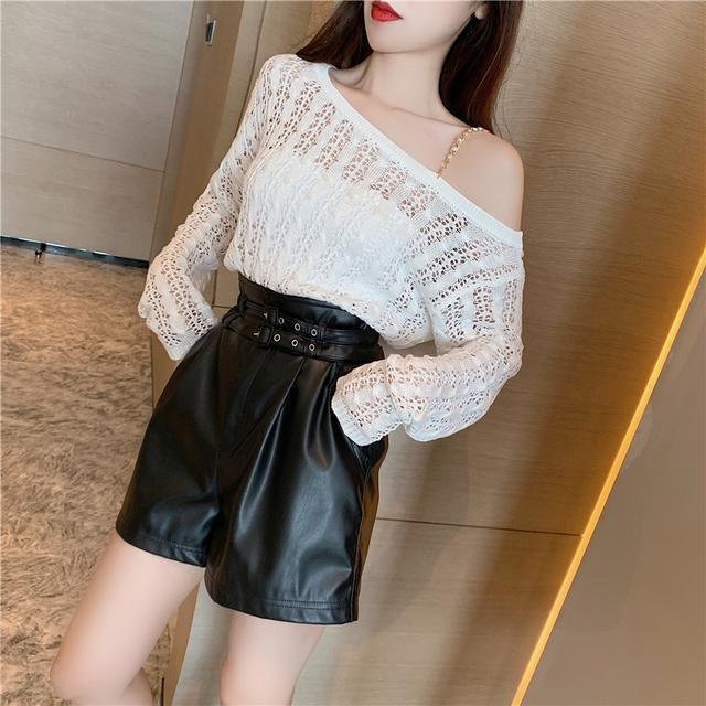 Áo Dệt Kim Tay Dài Trễ Vai Đính Ngọc Trai Phong Cách Quyến Rũ