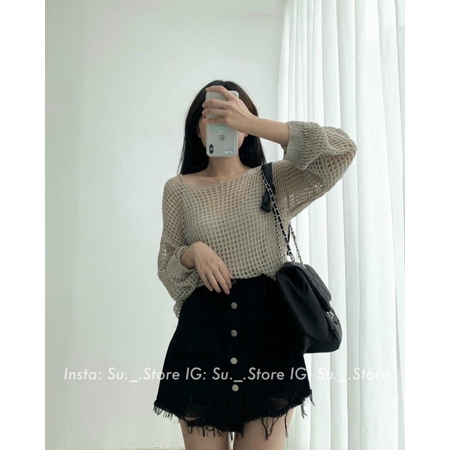 Set len hai chi tiết gồm áo len hai dây mix cùng áo lưới mỏng chất chơi