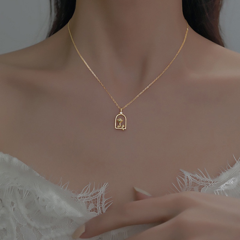 Dây chuyền hoa hồng cho nữ khung tròn tình yêu TrangSucSG