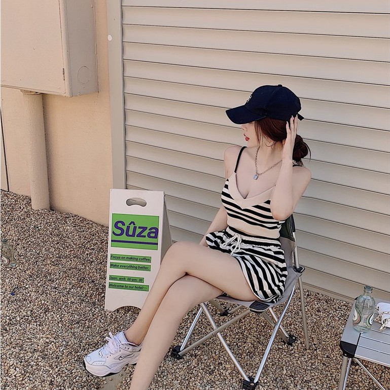 đồ hai mảnh gồm áo 2 dây và quần short ống rộng thời trang năng động cá tính cho nữ