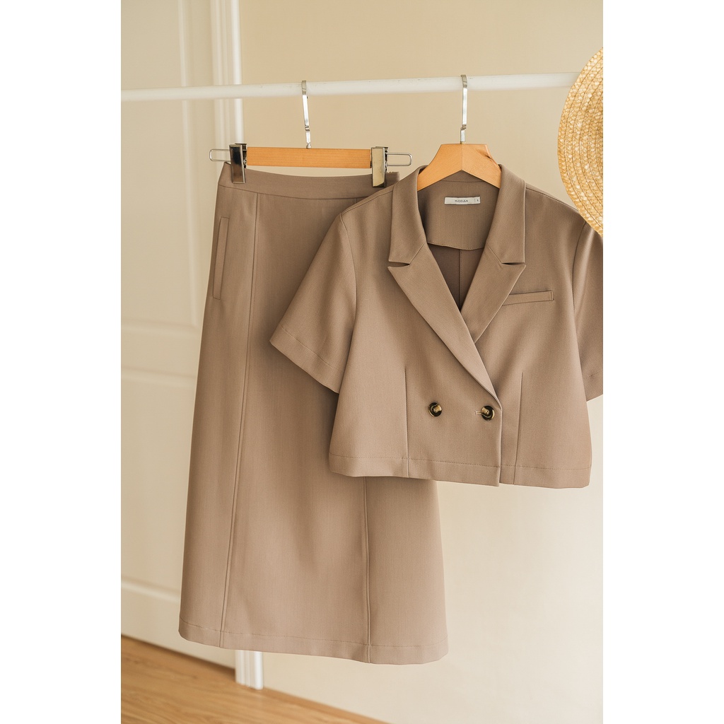 Set áo blazer dáng ngắn và chân váy màu nâu MADELEN (có rời set ) | BigBuy360 - bigbuy360.vn