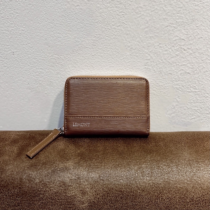 Ví da bò thật Goodie màu Nâu, khoá kéo YKK bền mượt - Thiết kế chính hãng từ Lemont.