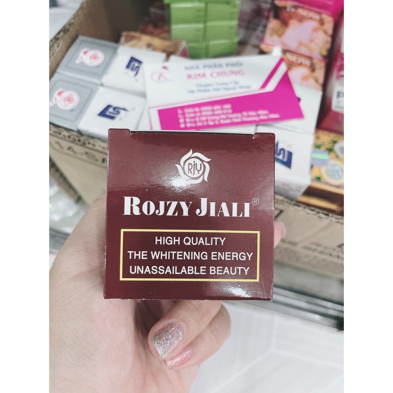 Kem Dưỡng Trắng Da Nâu Roijy hộp lẻ