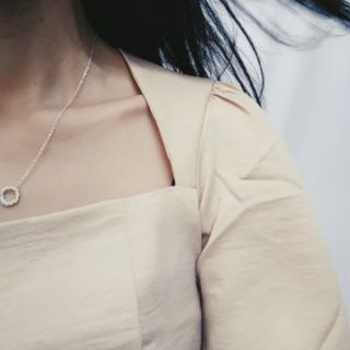 Áo lụa nhung cổ vuông tay phồng dài (2 màu)