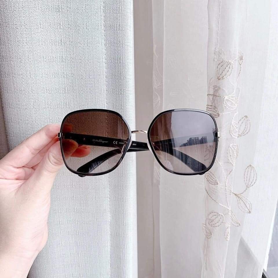 Kính mắt Salvatore Ferragamo SF150S  mắt nâu viền đen, dáng vuông ⚜️Hàng Authentic⚜️
