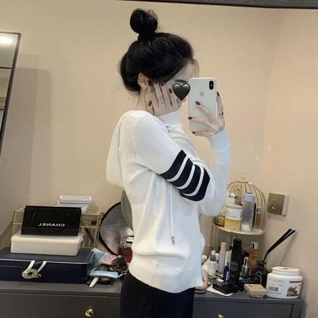 Bộ Áo Khoác Dệt Kim Có Mũ Phối Khóa Kéo + Quần Lửng Thời Trang Mùa Thu Cho Nữ