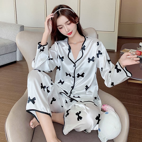 Bộ đồ ngủ tay dài bằng lụa mát thời trang xuân thu hàng mới dành cho bạn nữ 2021