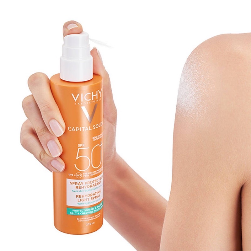 Xịt Chống Nắng Vichy Capital Soleil Rehydrating Light Spray SPF50+ 200ml