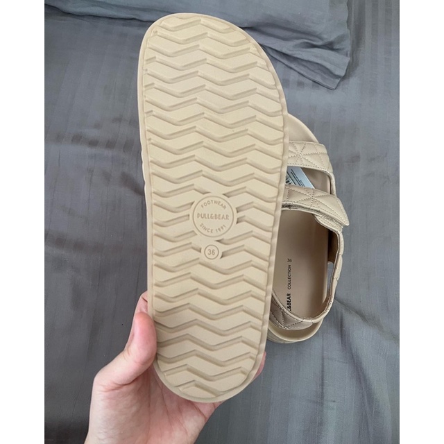 Sandal P.ull & B ear