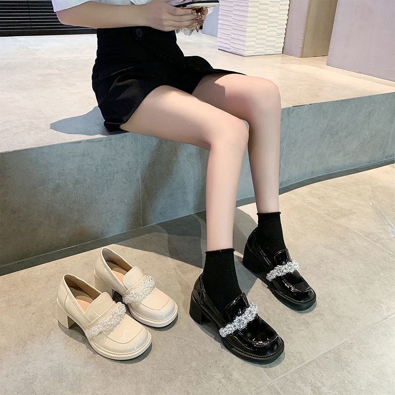 Giày cao gót phong cách nữ retro cổ điển
