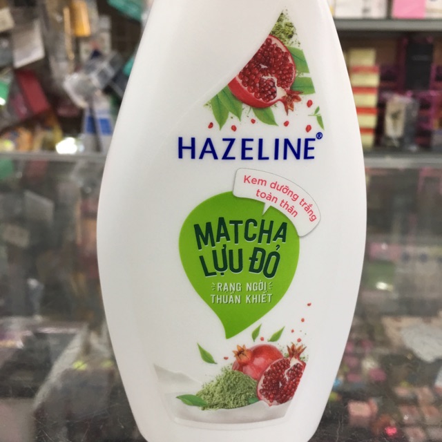 Sữa dưỡng thể Hazeline matcha & lựu đỏ trắng da ngày và đêm 230ml