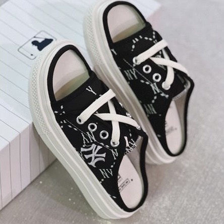 Dép quai ngang dép sục nữ dây buộc hở mũi đế bánh mì hai màu đen, kẻ caro size 35-39