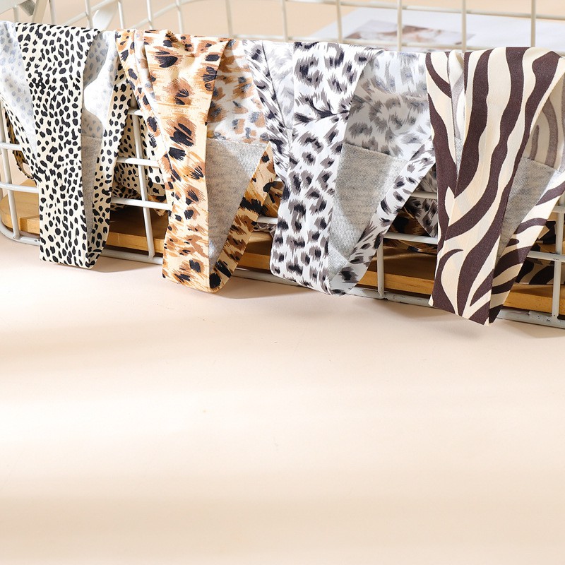 Quần Lót Lọt Khe Sexy Không Đường May Họa Tiết Da Báo P206 | BigBuy360 - bigbuy360.vn