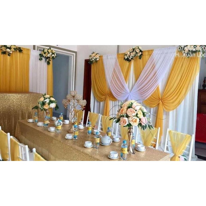 Trụ đuôi cá cắm hoa