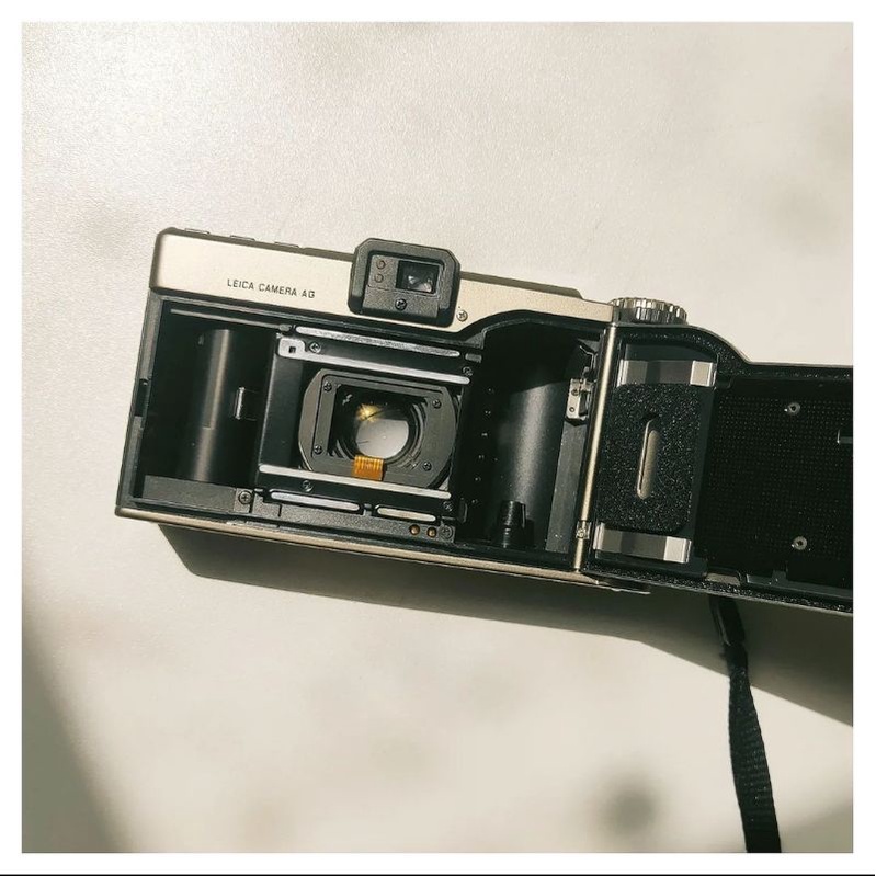 Máy ảnh film pns Leica Minilux