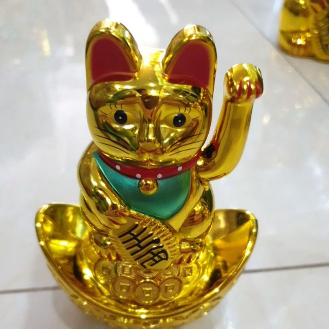 Mèo thần tài bằng nhua cao 14cm