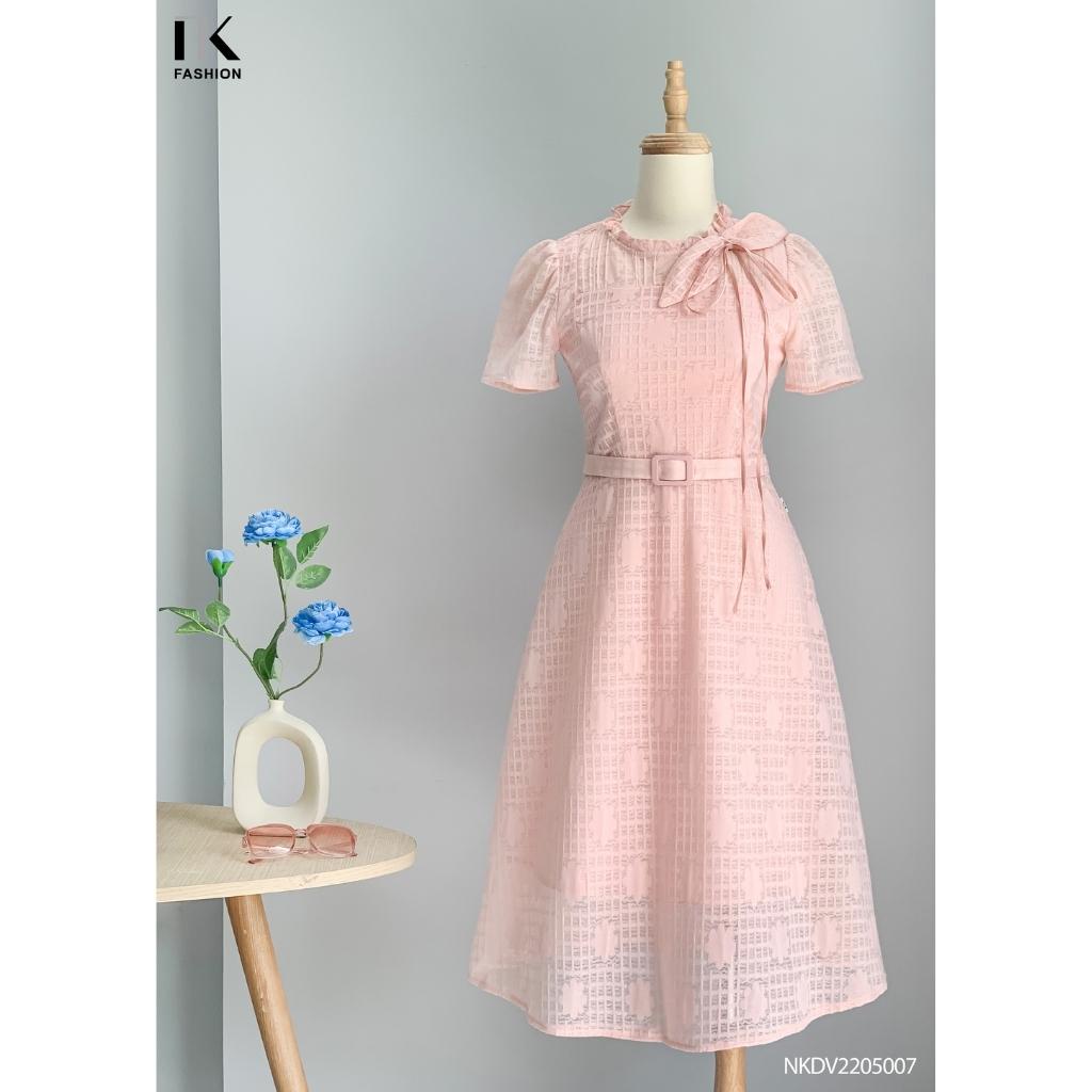 Đầm Thiết Kế Công Sở NK Fashion Cổ Phối Nơ Kèm Đai Thanh Lịch, Chất Vải Ren Kẻ Ô Mềm Mượt NKDV2205007