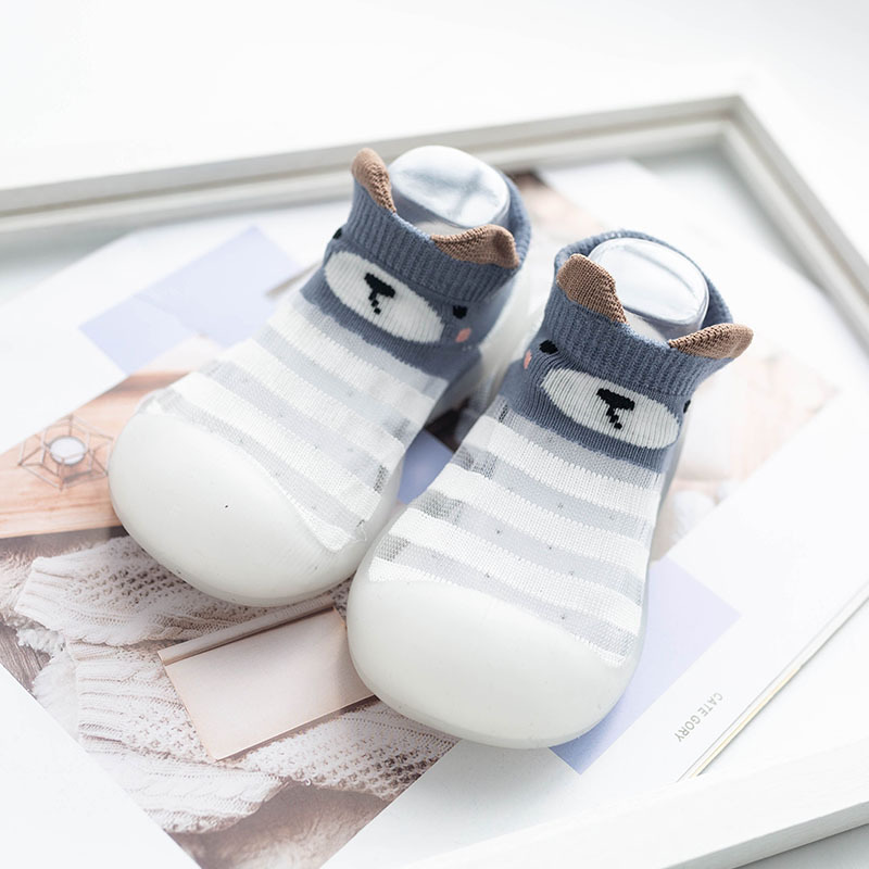 0-3 years oldNew children's toddler shoes, stepping shoes, soft-soled non-slip cartoon ice silk cotton baby shoes 0-3 years old baby socks shoes