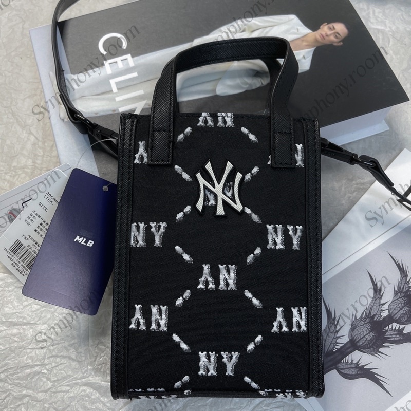 Túi MLB Monogram Diamond Jacquard Phone