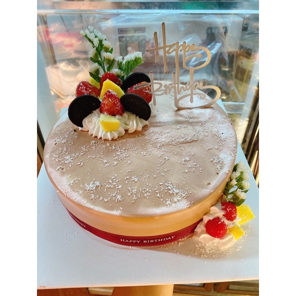 Bánh kem/bánh sinh nhật trang trí dâu