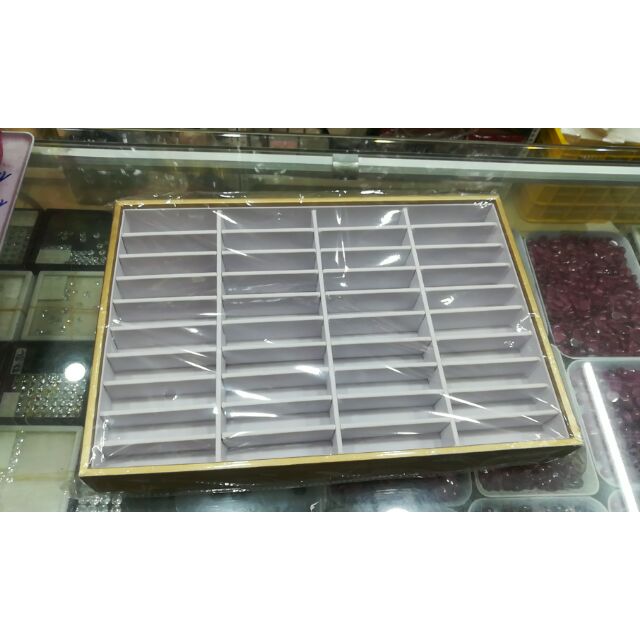 Khay Da PU 40 ô Cao Cấp Đựng Vòng Bản Cứng, Vòng Ngọc