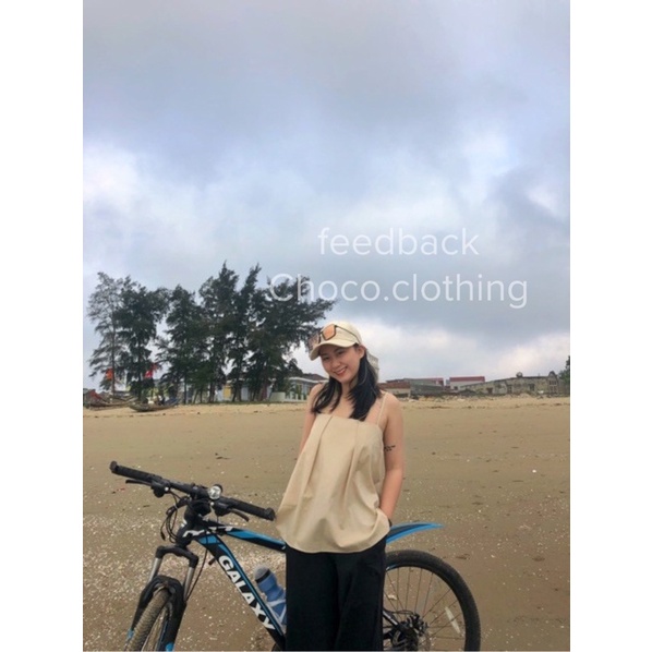 Áo 2 dây cổ vuông phong cách Hàn