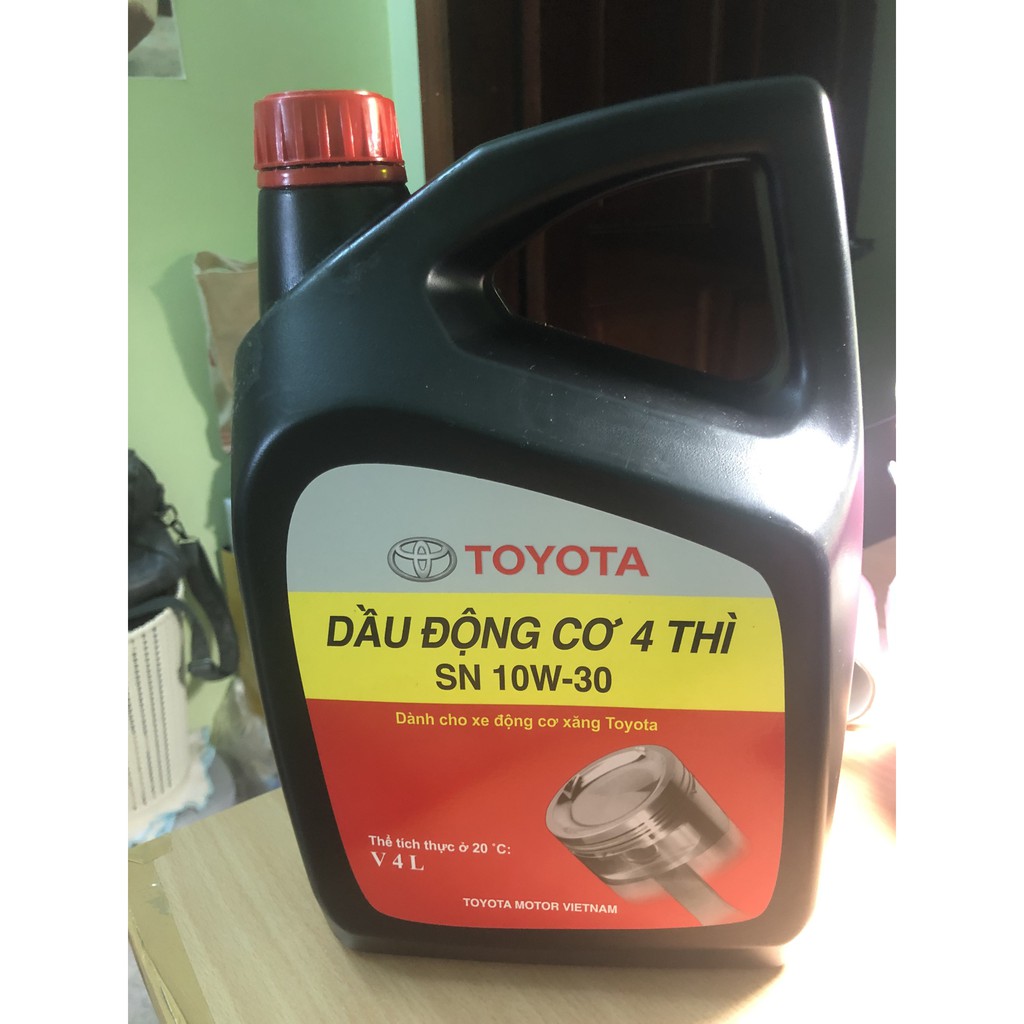Dầu nhớt động cơ Toyota 10W30 chính hãng Toyota dùng cho máy xăng