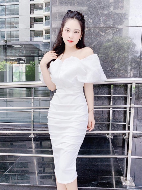 V1640 váy body trắng trễ vai