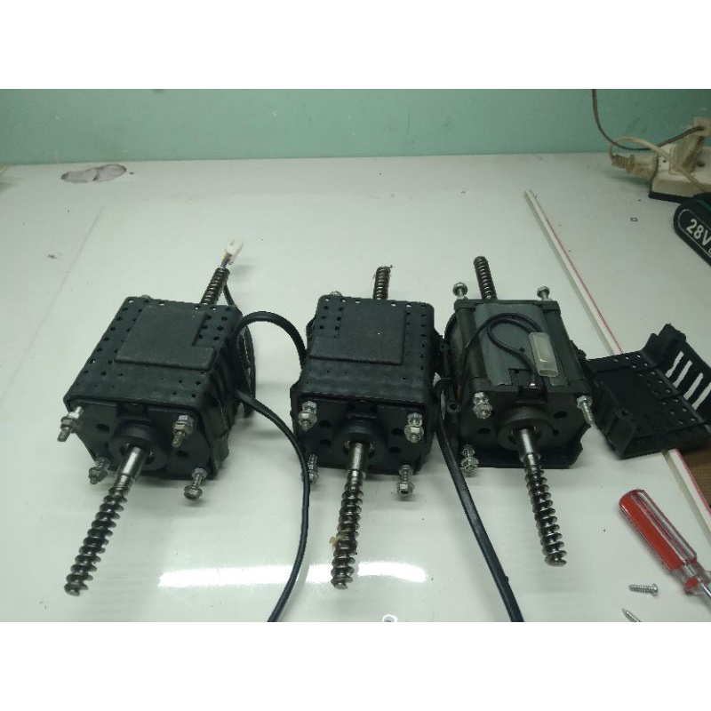 Motor DC 24v hai đầu vít me