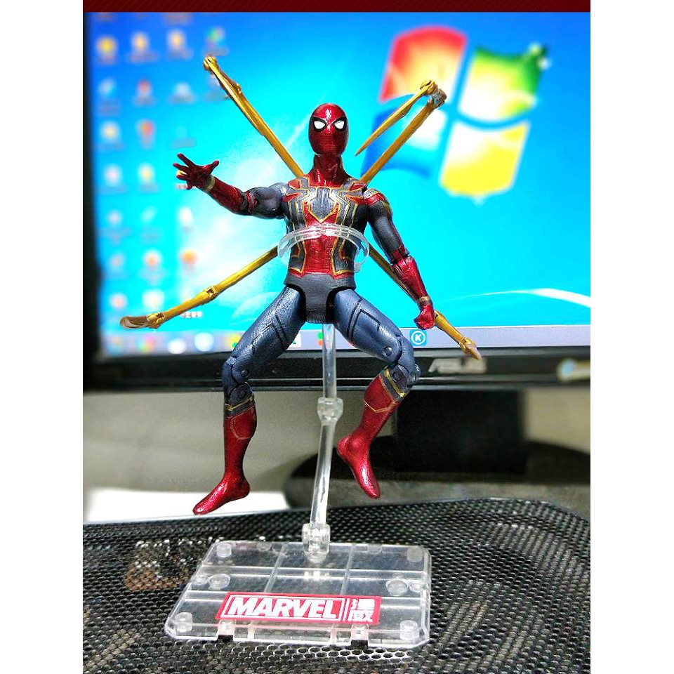 Mô hình Spidey- Iron Spider Infinity war - 330k - 16cm.
