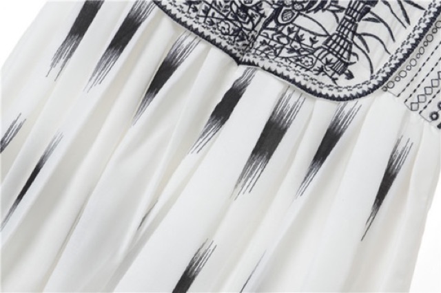 Đầm ren dáng xoè hoạ tiết thiết kế AngelaBaby