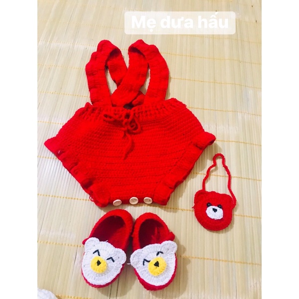 váy yếm len bé sz 3-6 tháng