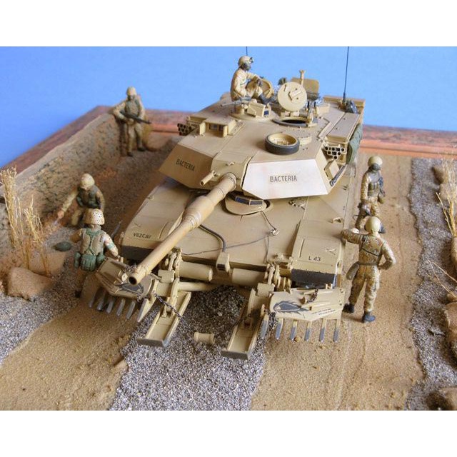 Mô Hình Lắp Ráp Xe Tăng Quân Sự Hoa Kỳ 1/35 SCALE U.S. M1A1 ABRAMS WITH MINE PLOW Tamiya 35158