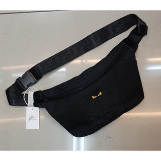 Túi Đeo Chéo Ngực Fendi