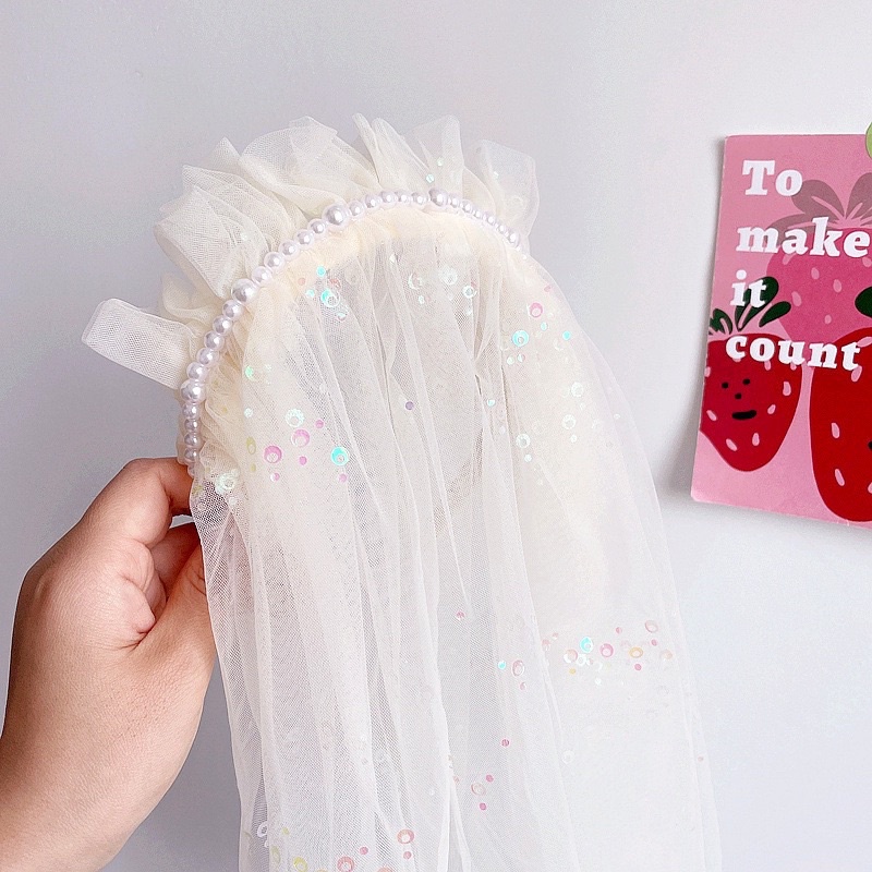 Bờm phù dâu voan nhún phối trai kiểu Pháp cho bé gái