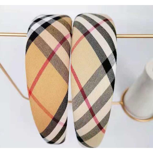 Cài Tóc Burberry Bản Rộng Bằng Da Cho Nữ