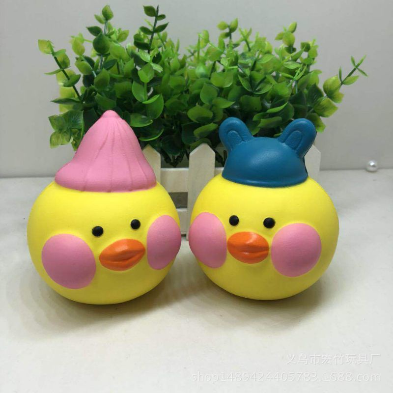 Đồ chơi bóp mềm Squishy Vịt Vàng đội mũ