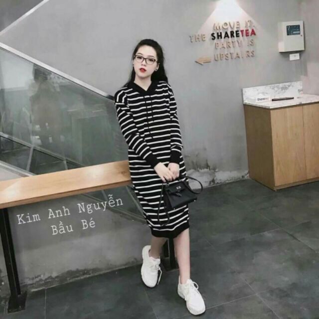 Váy len suông kẻ có mũ