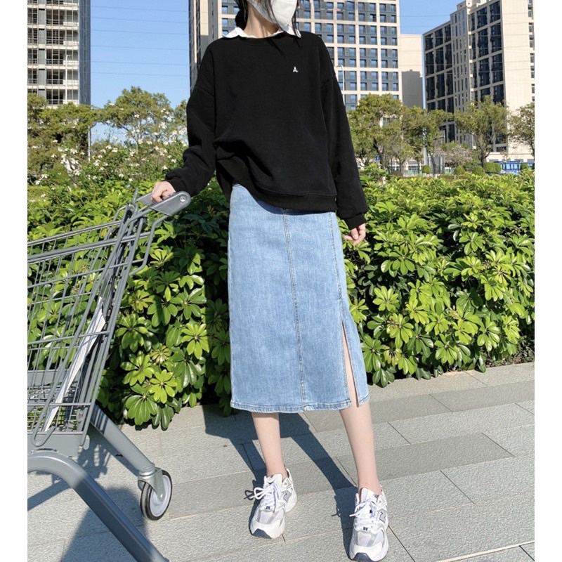 CHÂN VÁY XẺ BÊN