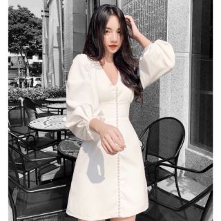Đầm trắng tay phồng dạo phố xinh xắn cổ V đính chuỗi
