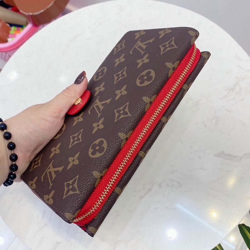 Cluth cầm tay kèm hộp